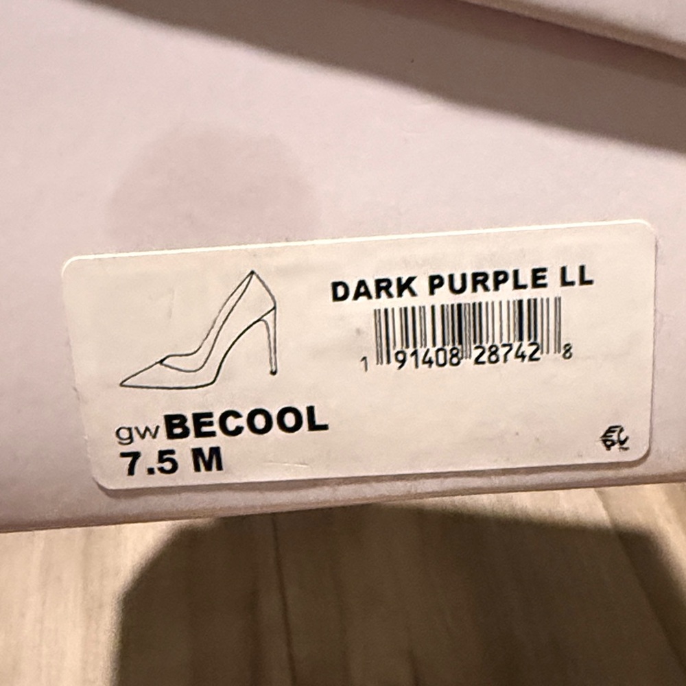 Guess Women's Deep Burgundy Heels - Picture 7 of 7
